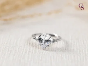 emerald-cut-engagement-rings-diamond