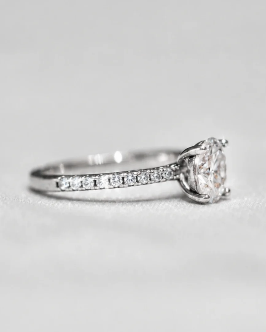 OLIVIA RING